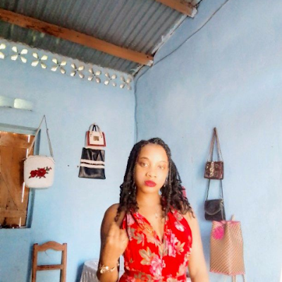 APrintos16037's profile picture. 