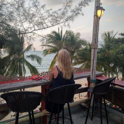 debg97's profile picture. Left-handed lefty. I follow like-minded peeps. No DMs.
#VotedYes ❤💛🖤
#GameOver
#RaisetheRate
#MurdochFreeAustralia