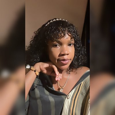 😌God~Goals~Growing~Glowing🤎💯| Middle child☺️|🖼️Proud Aesthete |Certified loner| ♌️ Leo | BMW lover |Certified Metallurgical Assayer👷♀️⛑