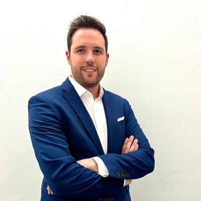 Casi ingeniero, casi webmaster, casi jugador de baloncesto, casi todo lo que me proponga...