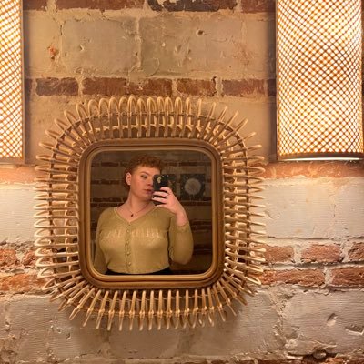 Emzleo's profile picture. just your average dose of vitamin C (colour material designer)