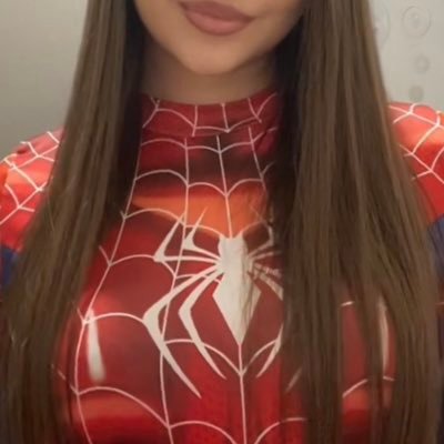 selinhisoka's profile picture. 🕸️🇵🇸elhamdülillah🥰✌🏻havuçlu kek tarifi…🥧🥕j’aime les mangas et puis…j’aime bien Fortnite..et Roblox😔BJK🦅Mustafa Kemal Atatürk💐Hello Kitty🐱PAS ACTIVE🧄