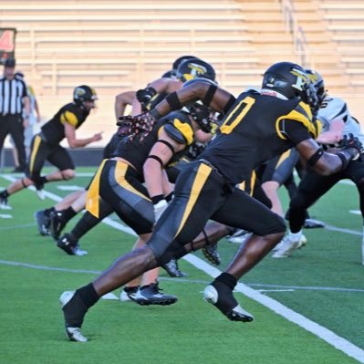 6’2 210 lbs | OLB/Edge Rusher (Hybrid) @ Forney HS (TX)| 2nd Team All-District Outside Linebacker 23’ | 24’ | HC @CoachFleen #SonOfGod