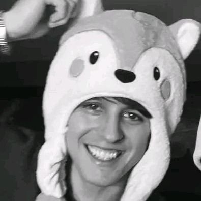 cncoxw's profile picture. 