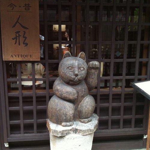 VeryWoods's profile picture. 言葉の温度や余白に、ふと立ち止まることがあります。 元：システム→会計コンサル（下っ端）→中国駐在→家業。 SFとチャイナとガジェットとドラゴンズ🐉 静かに、やさしい言葉がすきな人とつながれたらうれしいです。