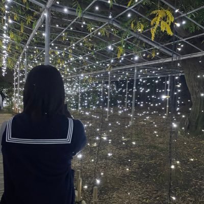 lalilili_jk_'s profile picture. TJK演劇部 副部長｜インスタ担当大臣｜裏方メイン｜いちご革命軍 ｜『アイスクリーム』照明 ｜『she'll』音響 ｜『イコール』れん役 兼 脚本担当 ｜『盧美餘と頌麗榮賭 』音響 兼 赤ジャージ集団 ｜『ing』(脚本)兼 音響