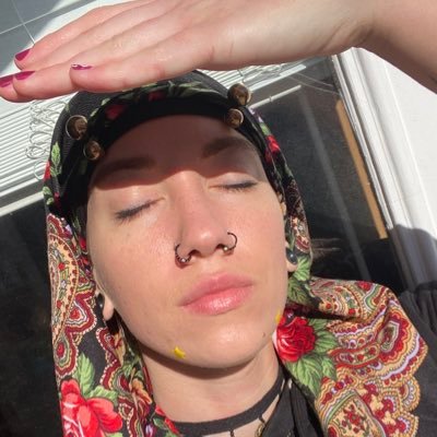 They/Them/Theirs 🏳️‍🌈🇵🇹 keep it mello ✨ 🥶