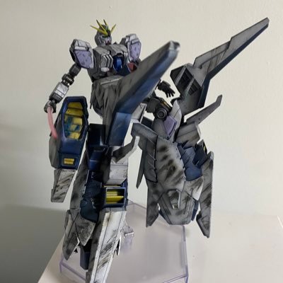 まーしー プロモデラー、プロペインターになるため今は調色に励んでおります。メカもの好きです ガンダム、ウォーハンマー、フロントミッション、トランスフォーマーなど 自分がメカやミニチュアを作りその舞台を設えてくださるジオラマ製作を共に響働して行ってくださる方を探し求めております