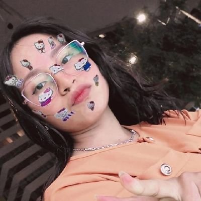 lison_248's profile picture. leer y las fresas son mi fav 🍓📚