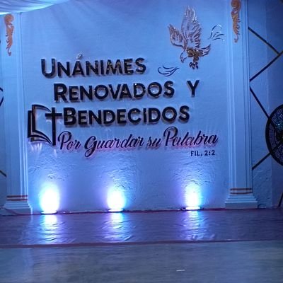 Pastor, Ministro Ordenado de la Palabra y siervo de Jesucristo. Una hermosa esposa y dos maravillosos hijos quienes sirven al Altar y a quienes amo.