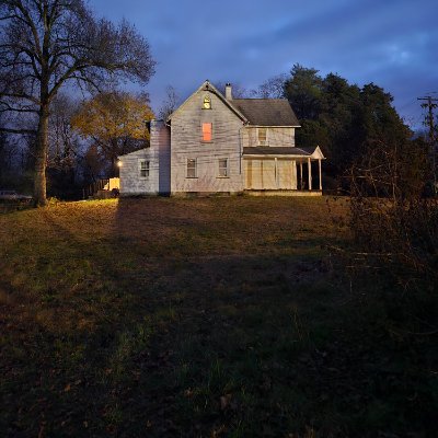 Passionate DIY'er purchased Victorian Home built in 1885. Follow me as I transfom this Century old Victorian into my Modern Day Humble Abode.
