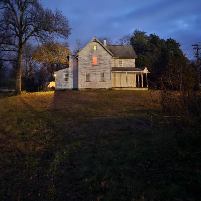 Passionate DIY'er purchased Victorian Home built in 1885.  Follow me as I transfom this Century old Victorian into my Modern Day Humble Abode.