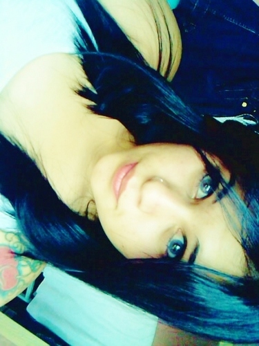 18,Geminianaa, Sãao Paulo,santista,desconfiada, sonhadora,anciosa e simpatica. quer saber mais? entao mee segui e descubraa sozinhooo (a) *--*
