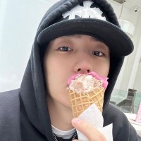 슈.. (@shuujh913) 's Twitter Profile
