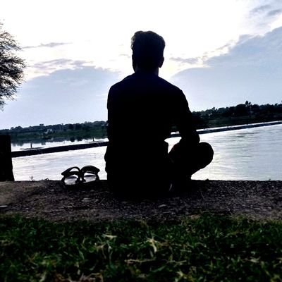 जीवन की सबसे खूबसूरत बातें, छोटी-छोटी खुशियों में छिपी होती हैं। सपनों को पंख दे, ज़िंदगी को रंग दे। ✨ 👻❣️