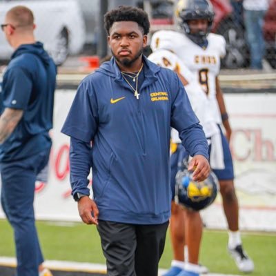 Defensive GA/ Front End Coach @ UCO “We all die,the goal isn’t to live forever,the goal is to create something that will” TAMUC🦁ALUM Recruiting Area: DFW,OK,AR