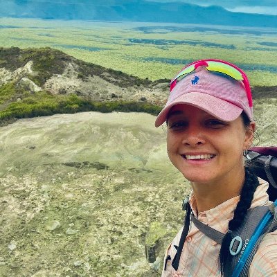 (she/her) PhD research student, Trinity College Dublin. Investigating the sub volcaninc magma systems across the Galapagos Archipelago.