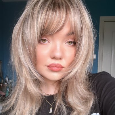 Writer. Contributing Editor @bestfitmusic | Publicist @toastpress | Words in The Guardian, Apple Music, DJ Mag + more (she/her)
