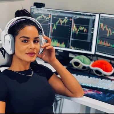 Mom | Trader | Mentor 🧑🏾‍💻📈☕️🌴📚📊Send me a dm for trading value and education🎯