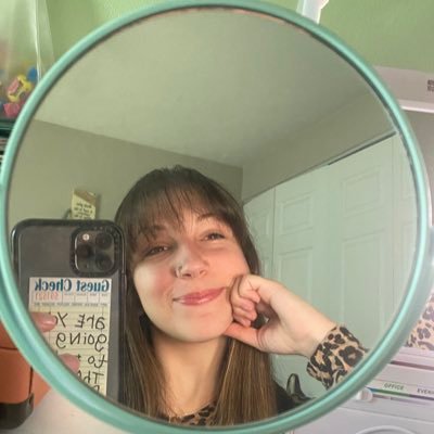 Kylie8004's profile picture. 😊 🍉 🪴