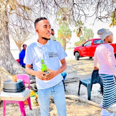 Introvert  NdongaBoy..👦🏾 ART SIR👨‍🎓👨🏽‍🏫 Arsenal ⚪️🔴Fan.