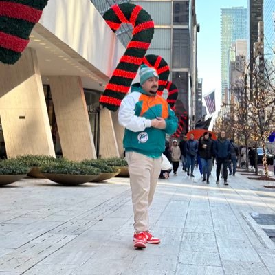 ModernnDayHippy's profile picture. Long Live Sione 💙| RIP Kobe 🐐| Dolphins 🏈 | Lakers 🏀 | Yankees ⚾️