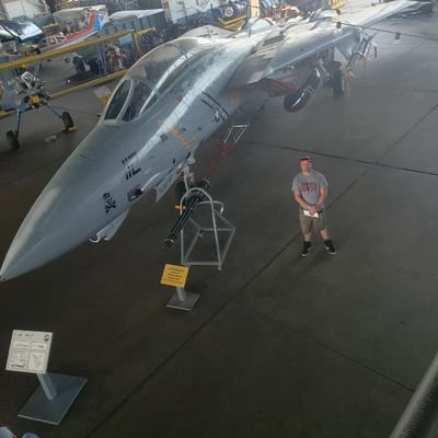 Jeff14Poulin's profile picture. Passionné de voiture, aviation motoneige. Pirates a 100%!