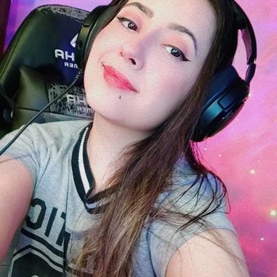 Carol, Streamer Parceira da @twitch | 
✉️ Contato: carolfernann@gmail.com | 
Links: https://t.co/89drWbVAfu