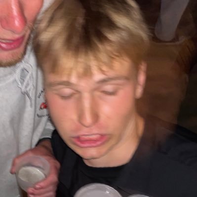 ArnzTheGeek's profile picture. Young coder in University looking to make a community to conquer the internet🦾👨🎓👨💻