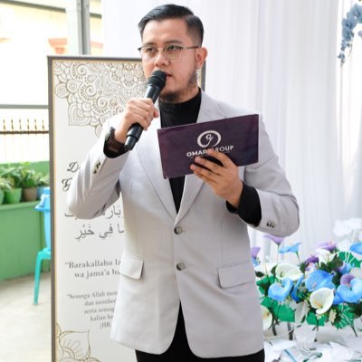 🎙Master of Ceremony 🎧 Radio Announcer ⚽️ Football Addict ✨ And try to be a good person according to the Qur'an and Sunnah