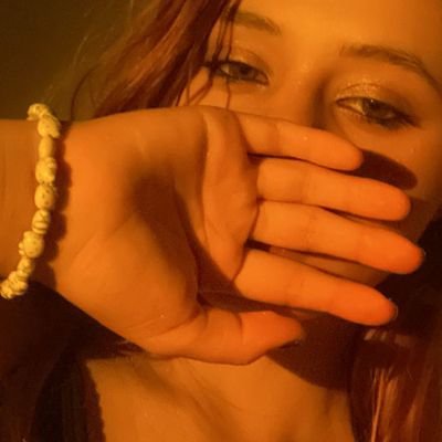 julia43847's profile picture. nao é a Isa pessoal