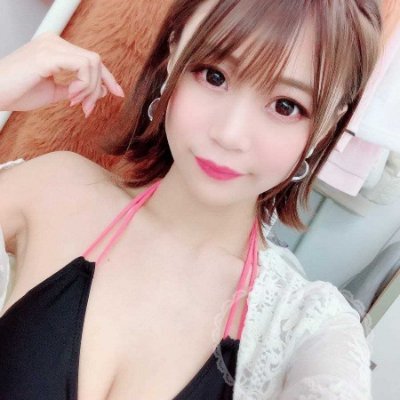 秘密でこっちやってますもう性欲やばくて…💧
優しい人なら年齢とか関係ないんで えっち友達なってくれる方仲良くしてください(*´▽｀*)
フォロワーさん優先でやり取りしたいので、DMはフォローしてからお願いします⭐ リツイートといいねも喜びます♡