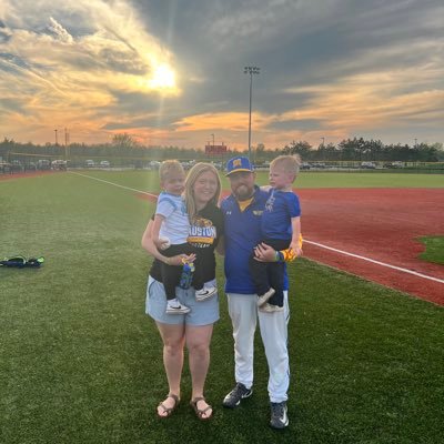 Husband, Twin Dad, Varsity Baseball Coach at Mauston High School. Dean of Students and MS AD.