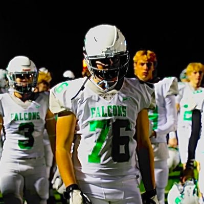 5’11” 200 lbs I play defense tackle and end and occasionally fullback LDHS💚🖤.   https://t.co/jnPIpwOOmA