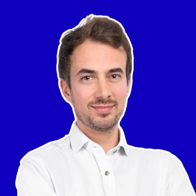 Performance Marketing Director Clinique des Champs Elysées, #SEA, #SMO #SEO #Growth #MarTech. Love Hicking, Running. Retired roller-derby player. Proud Dad 👶.