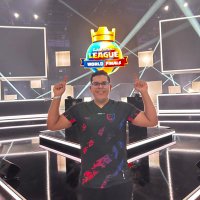 Alexis (@mastercr_) 's Twitter Profile