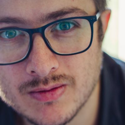 Mago internacional con preparación en Chile y Argentina, ha participado en programas de tv locales y nacionales. Magia, mentalismo e hipnosis.