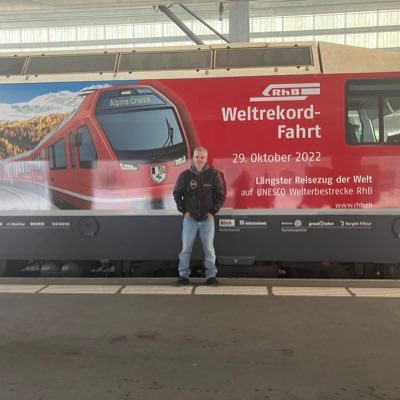 RaphalLehm33228's profile picture. former comme agent de train. 11.06.1994 pompier volontaire radio canal de transmission k (10 watt) à Pompaples baptême de la locomotive 91 85 4 460 003-7 CH_SBB