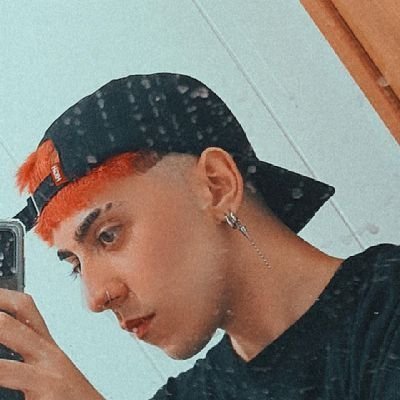 Me chamam de idiota porque fumo maconha mas chamam de gênio quem inventou a bomba atômica.- Bob Marley