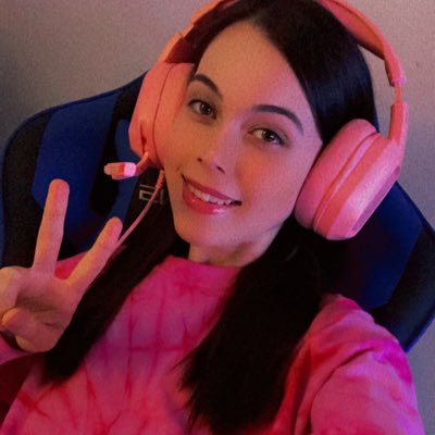 • Variety Twitch Streamer • Lvl.25 • @DrinkPOGGERS Affiliate • Mama Bear • Anime Obsessed • Pink & Positive 🩷