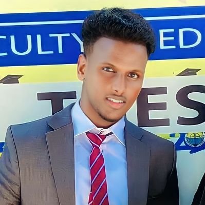 Somali citizen | sunni muslim | politicalactivist | social worker | @Arsenal fan | #Macaawisleey supporter |