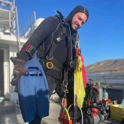 Marine community ecologist, PhD, NPS Kelp Forest Monitoring Program, 📊visualization enthusiast, & 🍞🥖. I hope to better understand how the 🌎 works. He/Him.