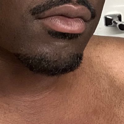 Big boy that loves life ! And definitely fun hit me up I’m into a lot of things #chub4chaser #batorbro #vers #oral. https://t.co/1Q2VzEBYDh