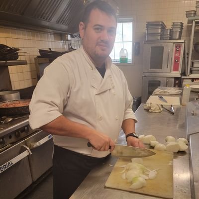 I'm a part-time content creator and full-time executive chef with 20 years experience. Follow me here and follow me on YouTube if you like food.
