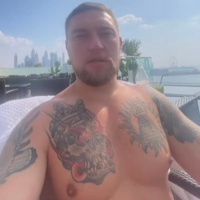A mentor of 10,000 people 🦍 Do you want to earn money with me? Dm me on how to get you some money every week. Sugardaddy/Sugarbaby Arrangement 🍭🍾❤️