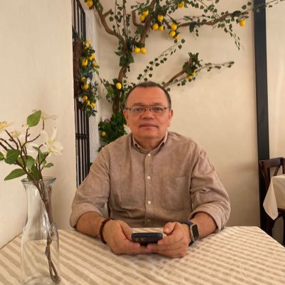 carlossan45's profile picture. Mi vida es un todo indivisible y todas mis actividades convergen unas en otras...mi vida es mi mensaje...