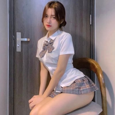 紅と言います。東京在住の大学生です。今年20歳で、皆さんとお知り合いになれてとても嬉しいです。  セックシが好きです。ぜひフォローしてね❤️ #紅 #東京生活 #大学生活 #20歳 #新しい友達#shinjuku #セックシ