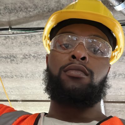 Engineer 👨🏾‍💻👷🏾| CEO - @Majnmovers on Instagram | Price Speculator 😉 💹|