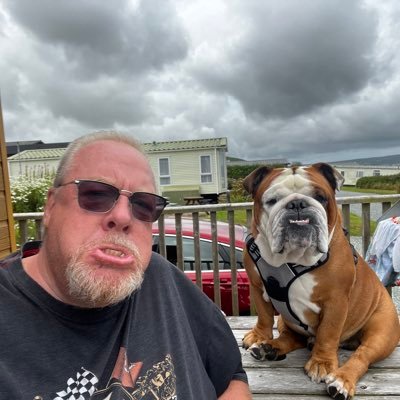 Retired easy going old punk who loves to ride my Kawasaki Versys motorbike and walk my English Bulldog. So watch out for Bob & Buddy’s retirement adventures 👍