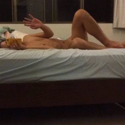 Cheeky Asian bottom with a weakness for BWC 🤷🏻♂️
🐝🐝🐝